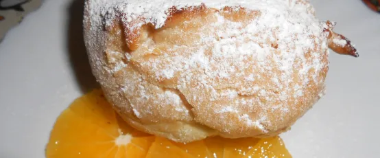 Эклеры с апельсином и взбитыми сливками