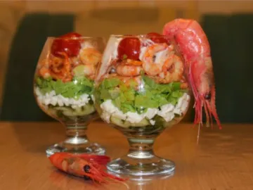 Салат-коктейль из морепродуктов