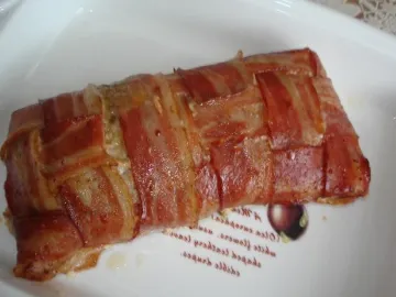 Мясной рулет в беконе