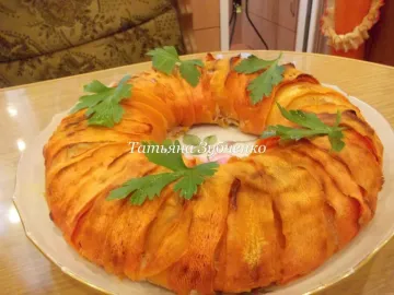 Мясной венок в морковном пальто