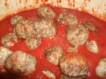 Мясные тефтели в густом томатном соусе