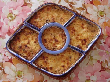 Запечённая курица с грибами и сырной корочкой в порционных формах